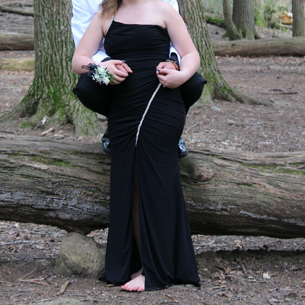 BLACK PROM GOWN